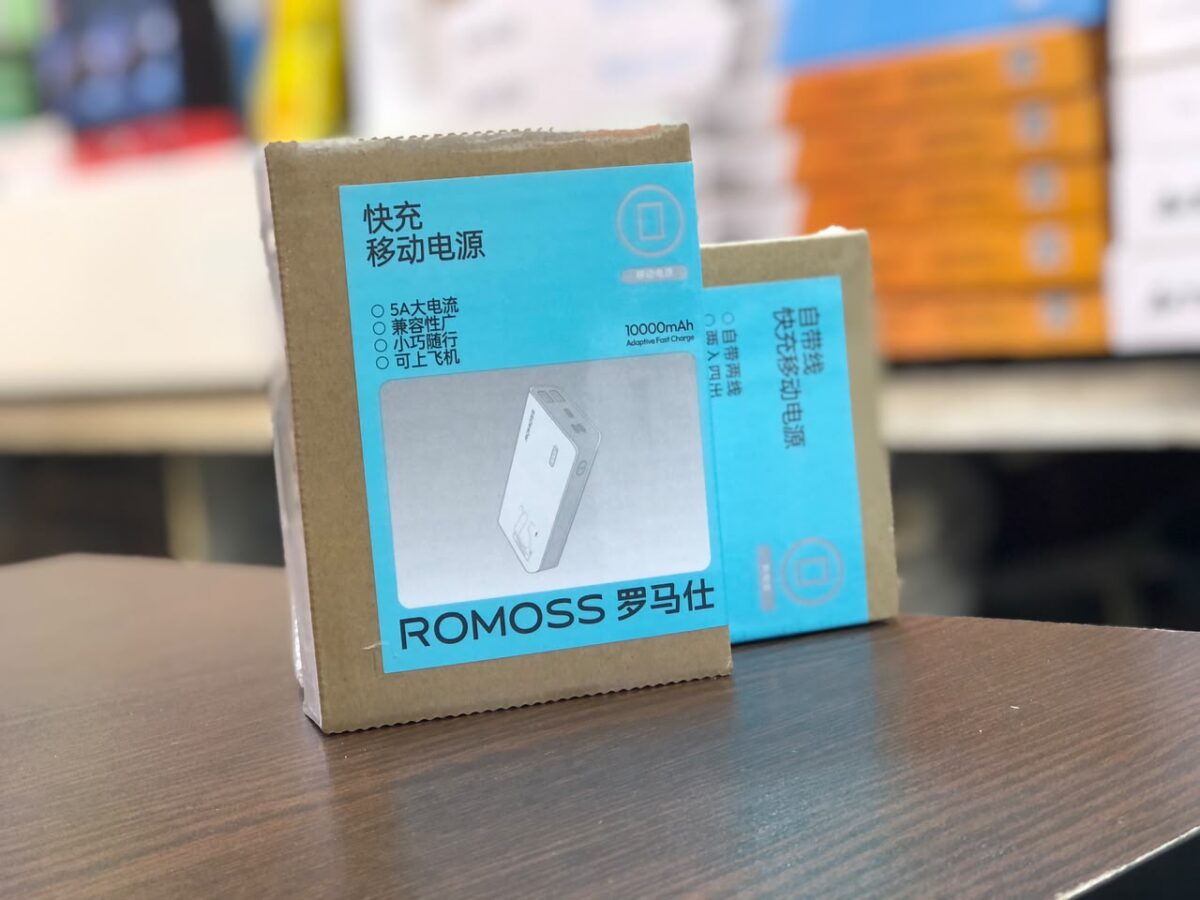 Romoss 22.5W Fast Charging 10000mAh Power Bank - Image 2